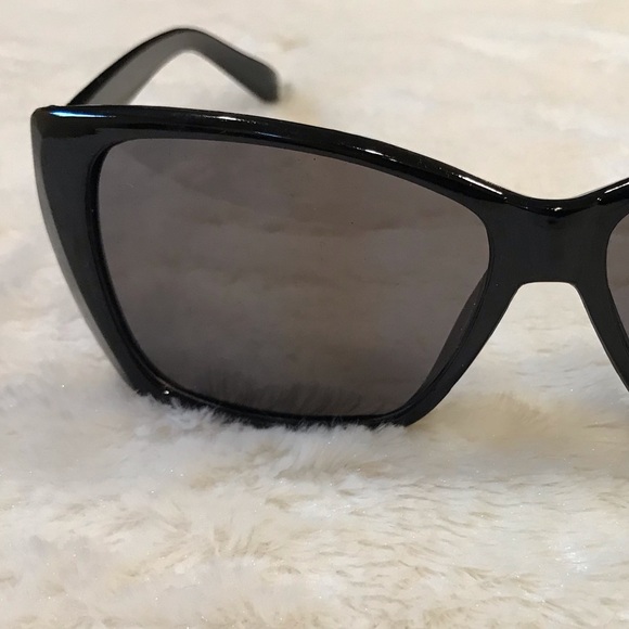 sunnies - Picture 2 of 5